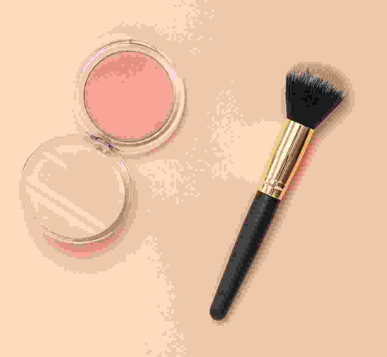Make – up Make – up